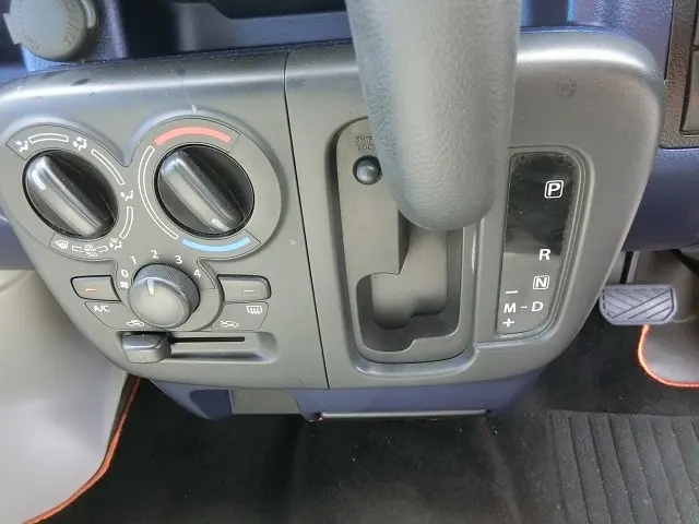 スズキ エブリイ HBD-DA17V(4WD)の写真25