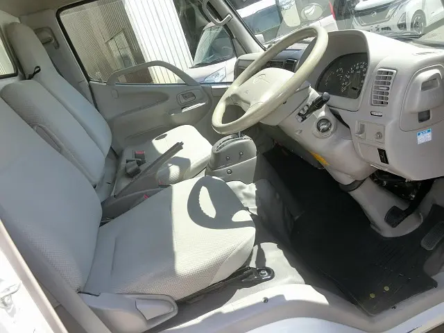 トヨタ トヨエース QDF-KDY231(2WD)の写真3