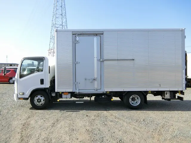 いすゞ エルフ BDG-NPR85AN(2WD)の写真9