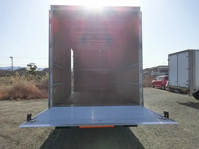 いすゞ エルフ BDG-NPR85AN(2WD)の写真12