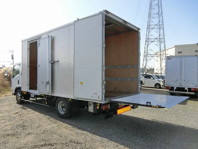 いすゞ エルフ BDG-NPR85AN(2WD)の写真13