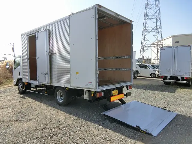 いすゞ エルフ BDG-NPR85AN(2WD)の写真16