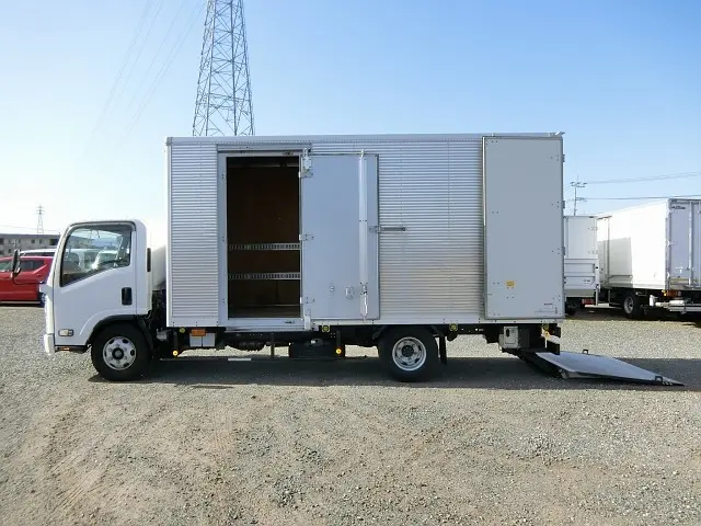 いすゞ エルフ BDG-NPR85AN(2WD)の写真18