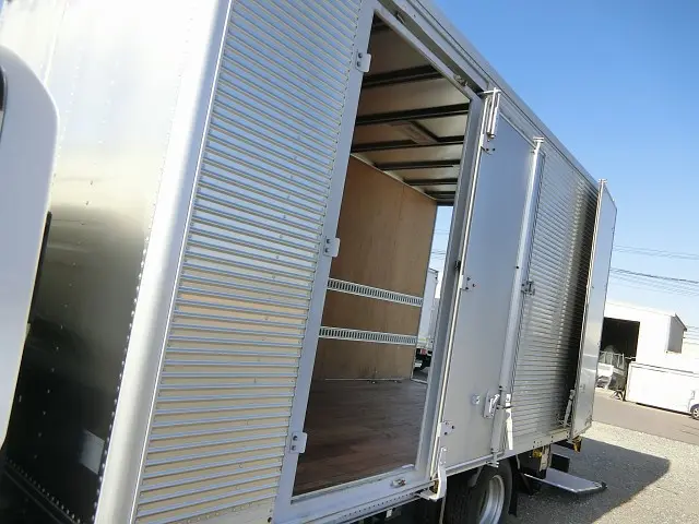 いすゞ エルフ BDG-NPR85AN(2WD)の写真19