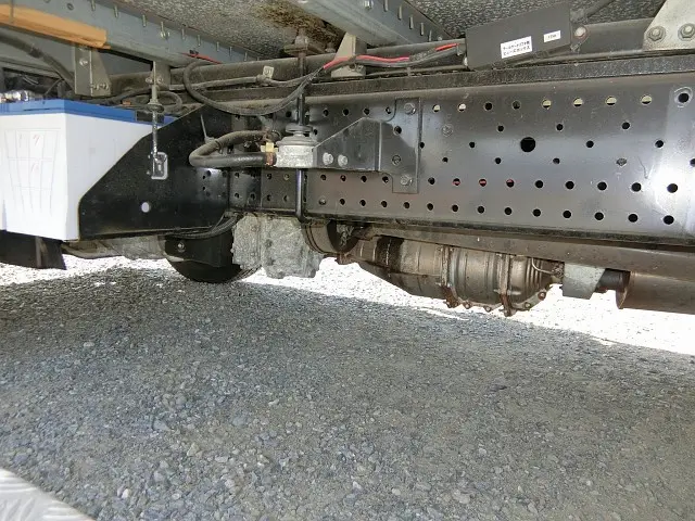 いすゞ エルフ BDG-NPR85AN(2WD)の写真22