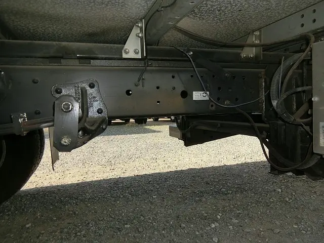 いすゞ エルフ BDG-NPR85AN(2WD)の写真23