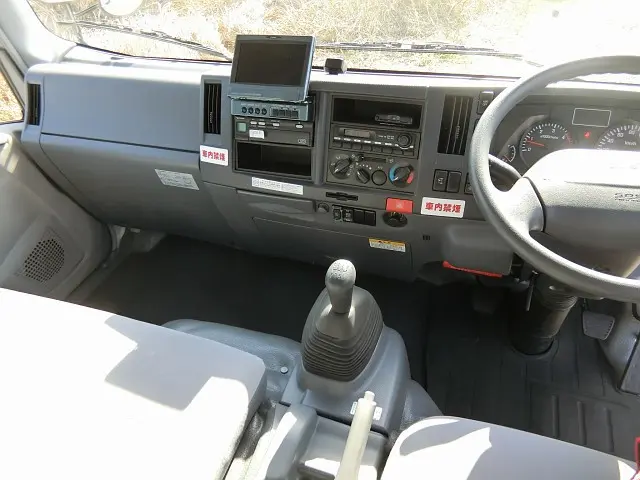 いすゞ エルフ BDG-NPR85AN(2WD)の写真26