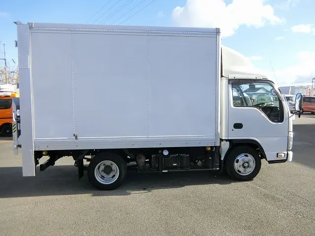 いすゞ エルフ TKG-NJR85AN(2WD)の写真8