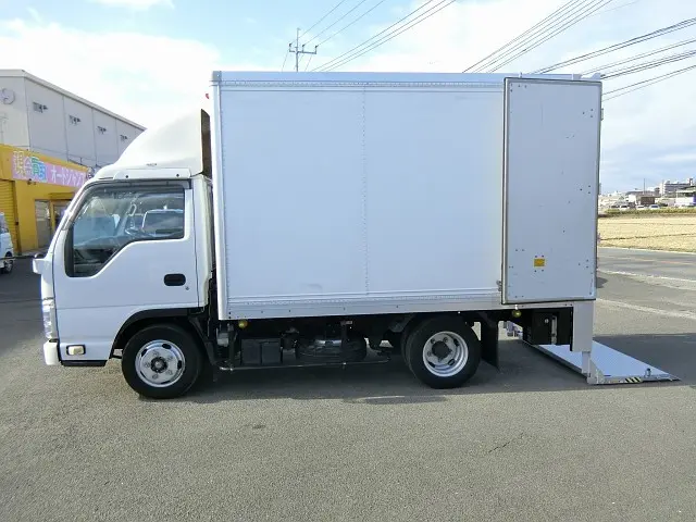 いすゞ エルフ TKG-NJR85AN(2WD)の写真18
