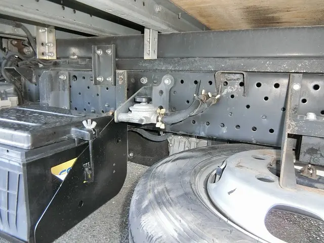 いすゞ エルフ TKG-NJR85AN(2WD)の写真20