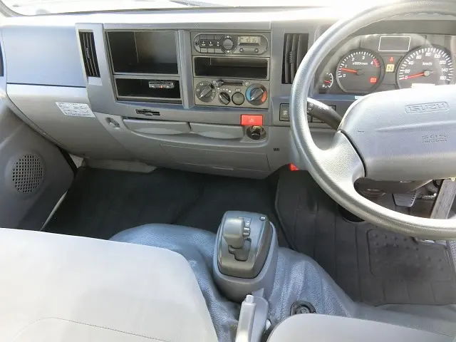 いすゞ エルフ TKG-NJR85AN(2WD)の写真24