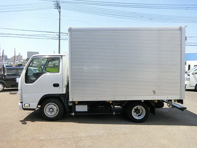 いすゞ エルフ TKG-NJR85AN(2WD)の写真9