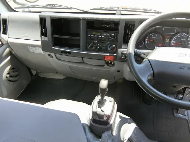 いすゞ エルフ TKG-NJR85AN(2WD)の写真20