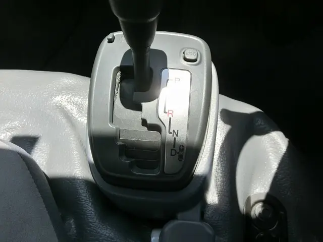 いすゞ エルフ TKG-NJR85AN(2WD)の写真21