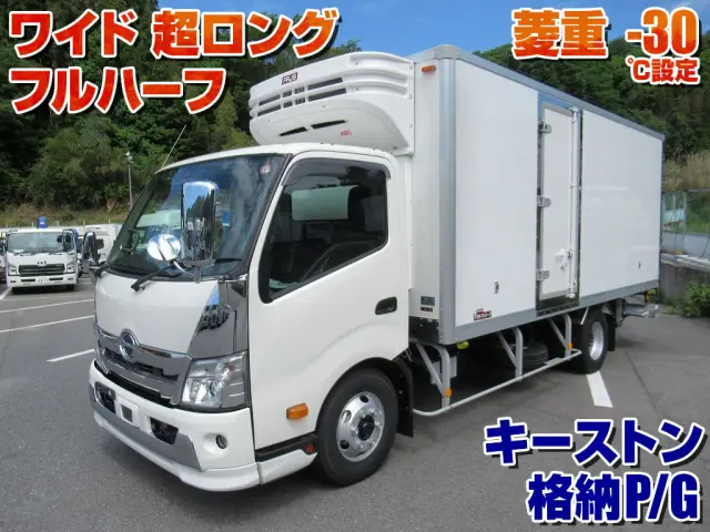 日野 デュトロ 2RG-XZU722M(2WD)の写真1