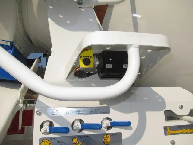 日野 プロフィア 2DG-FS1AGE(6x4)の写真13