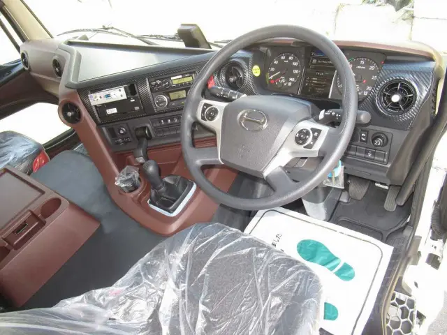 日野 プロフィア 2DG-FS1AGE(6x4)の写真16