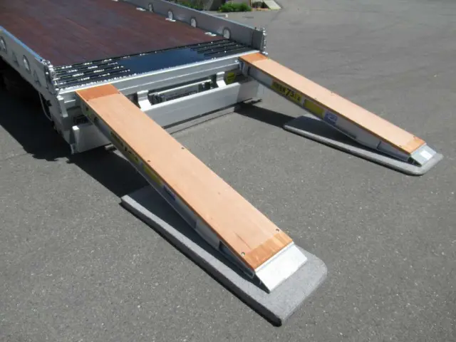 日野 プロフィア 2DG-FW1AHC(8x4)の写真11