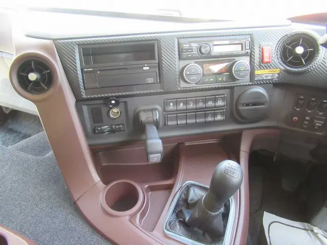 日野 プロフィア 2DG-FW1AHC(8x4)の写真17