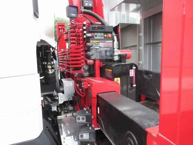 日野 プロフィア 2DG-FW1AHC(8x4)の写真12