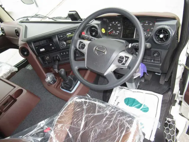 日野 プロフィア 2DG-FW1AHC(8x4)の写真16