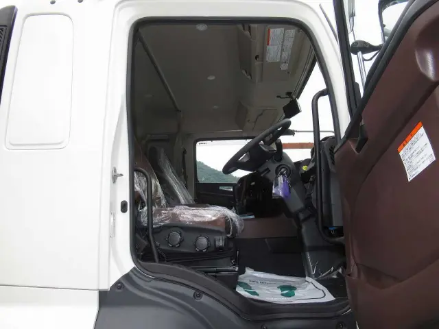 日野 プロフィア 2DG-FW1AHC(8x4)の写真20