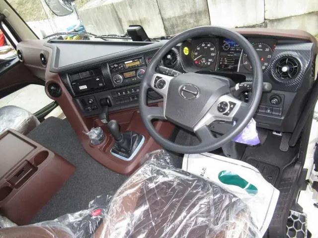 日野 プロフィア 2DG-FR1AHC(6x2)の写真16