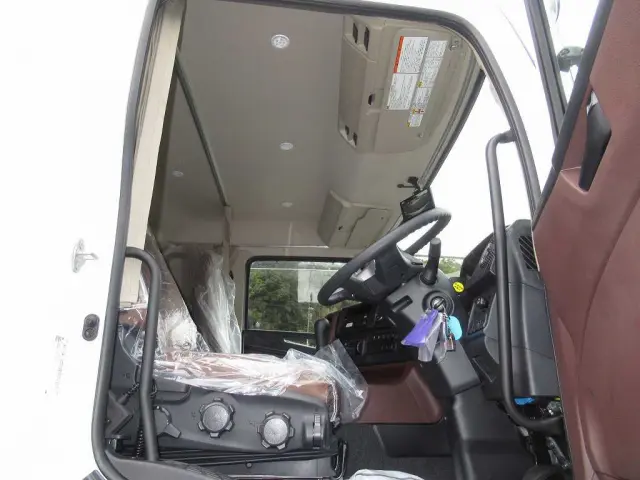 日野 プロフィア 2DG-FR1AHC(6x2)の写真19