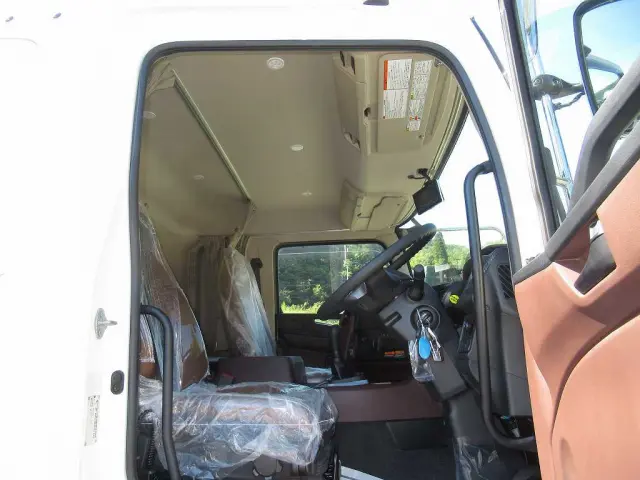 日野 プロフィア 2DG-FW1AHC(8x4)の写真21