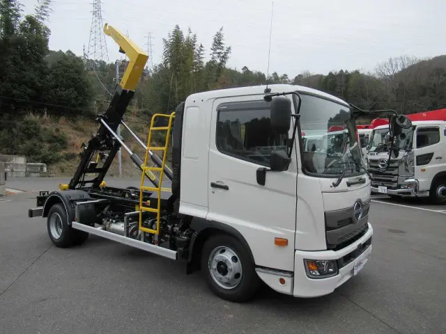 日野 レンジャー 2KG-FD2ABA(2WD)の写真1