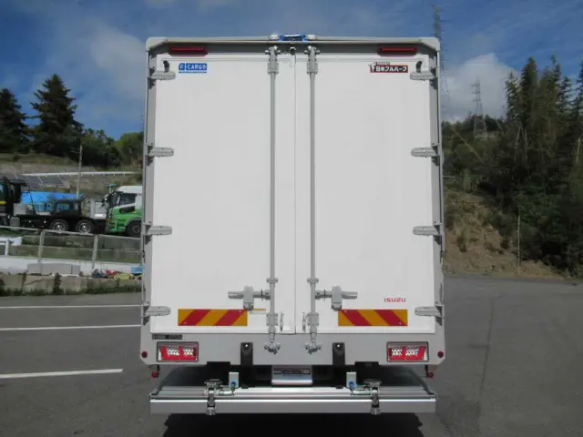 いすゞ フォワード 2RG-FRR90T4(2WD)の写真6