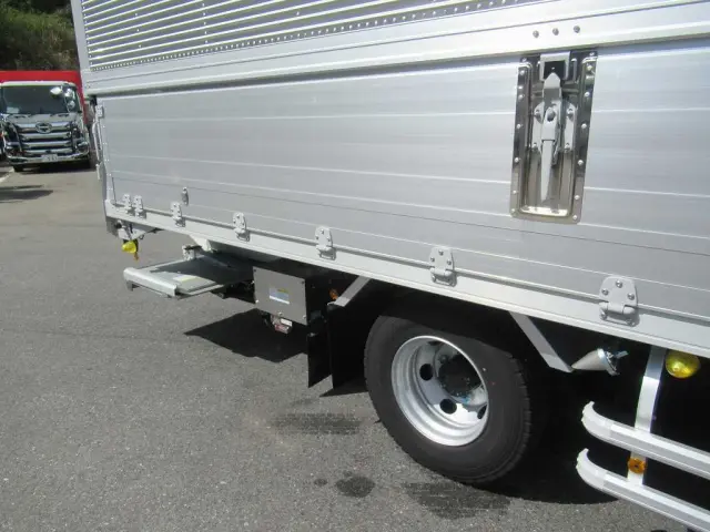 いすゞ フォワード 2RG-FRR90T4(2WD)の写真12