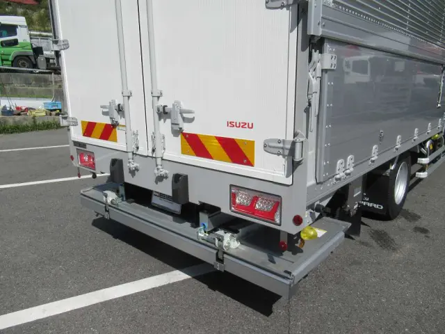 いすゞ フォワード 2RG-FRR90T4(2WD)の写真13