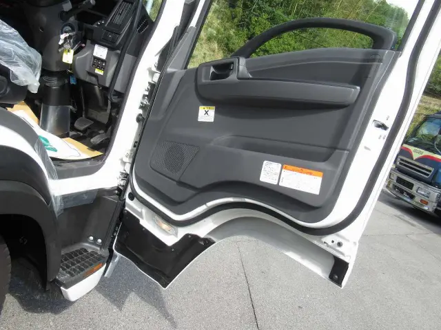 いすゞ フォワード 2RG-FRR90T4(2WD)の写真23