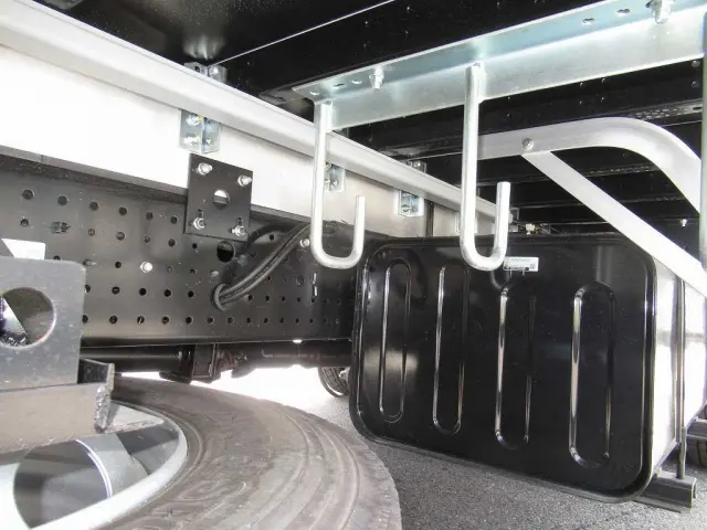 いすゞ フォワード 2RG-FRR90T4(2WD)の写真24