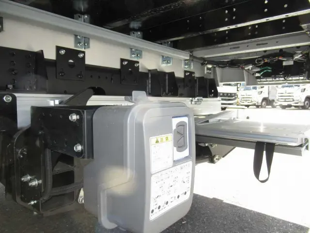 いすゞ フォワード 2RG-FRR90T4(2WD)の写真26