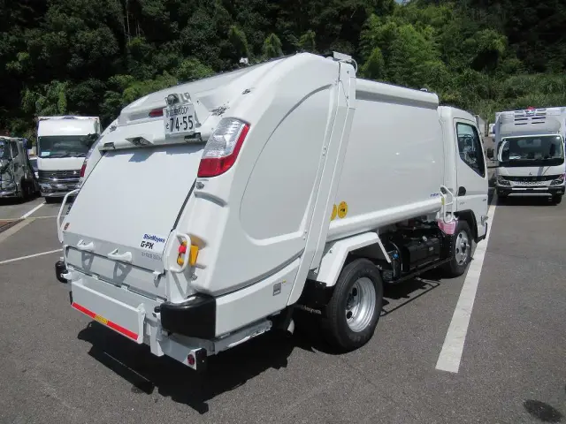 三菱 キャンター 2RG-FEAV0(2WD)の写真4