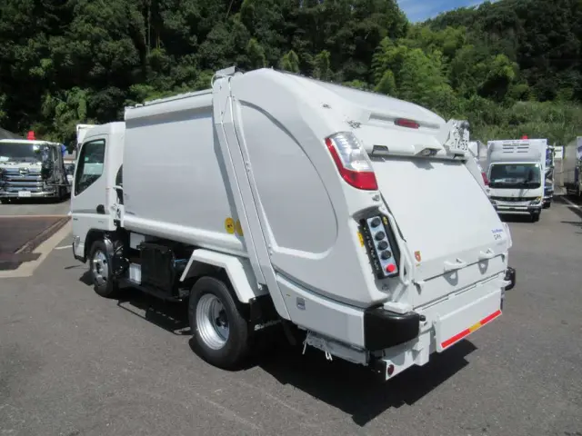 三菱 キャンター 2RG-FEAV0(2WD)の写真5