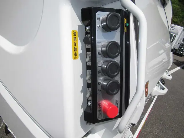 三菱 キャンター 2RG-FEAV0(2WD)の写真13