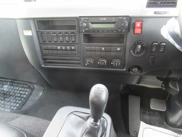 三菱 ファイター 2KG-FK65F(2WD)の写真18