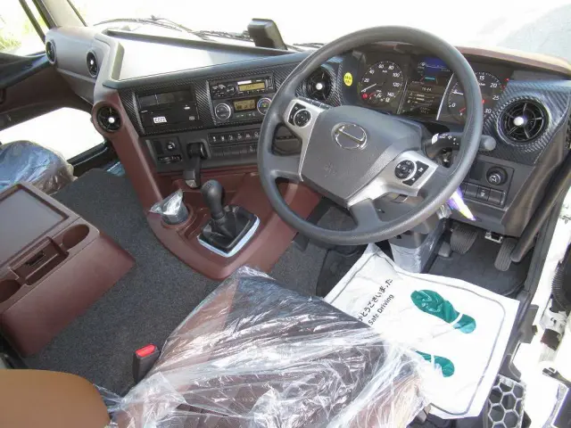 日野 プロフィア 2DG-FS1AHE(6x4)の写真20