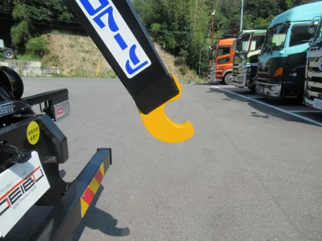 日野 プロフィア 2DG-FS1AJE(6x4)の写真8