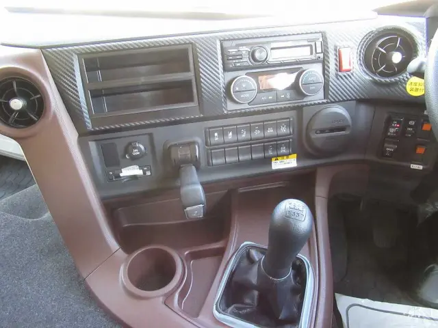 日野 プロフィア 2DG-FS1AJE(6x4)の写真17