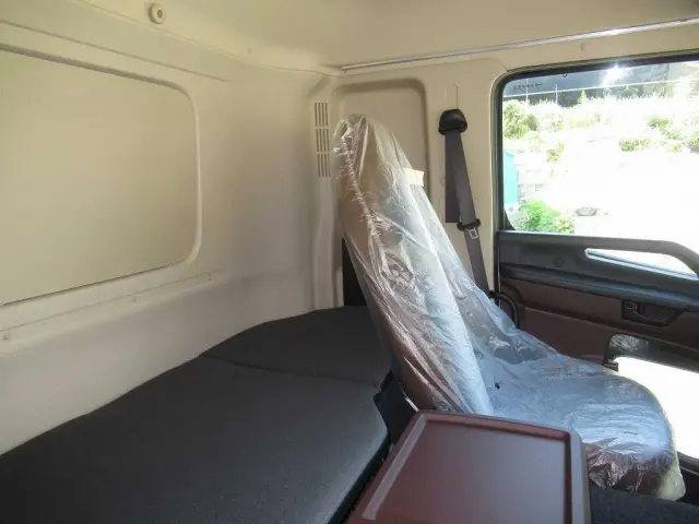 日野 プロフィア 2DG-FS1AJE(6x4)の写真20