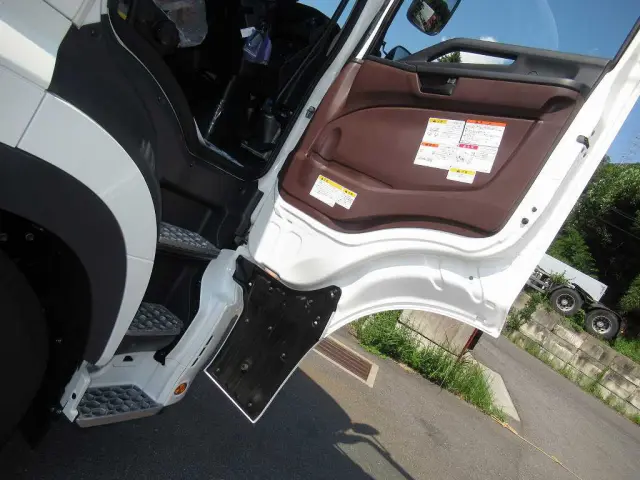 日野 プロフィア 2DG-FS1AJE(6x4)の写真23