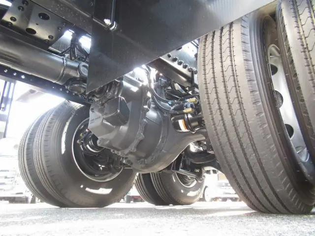 日野 プロフィア 2DG-FS1AJE(6x4)の写真26