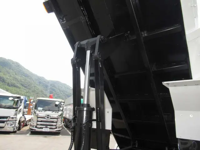 三菱 ファイター 2KG-FK62FZの写真14