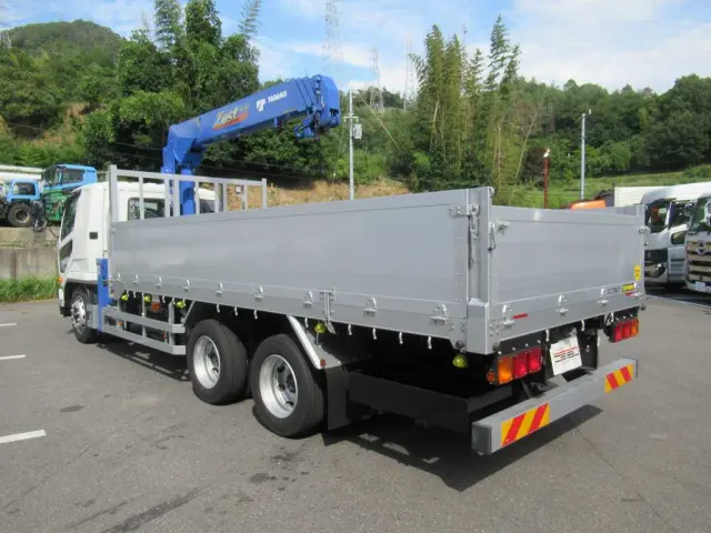 三菱 ファイター 2DG-FQ62F(6x4)の写真4