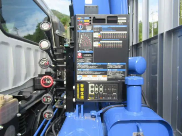 三菱 ファイター 2DG-FQ62F(6x4)の写真13