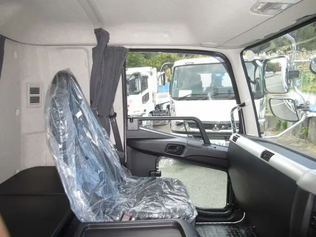 三菱 ファイター 2KG-FK65F(2WD)の写真17